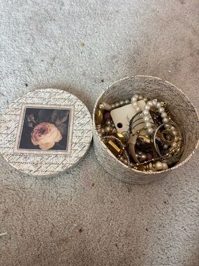 Pearl and Gold-Tone Mixed Jewelry Set - Cream and Gold